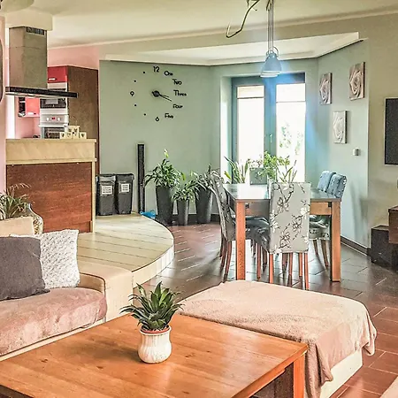 4 Bedroom In * Semlin