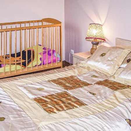 4 Bedroom In Holiday home