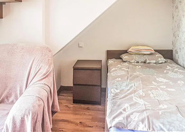 Hébergement de vacances 4 Bedroom In Semlin